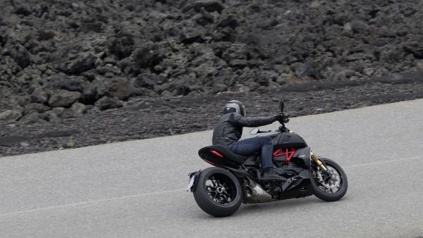 diavel-1260-s-my19-ambience-02-gallery-1920x1080E2E43C56-4295-C47D-ACAF-6B446847D616.jpg